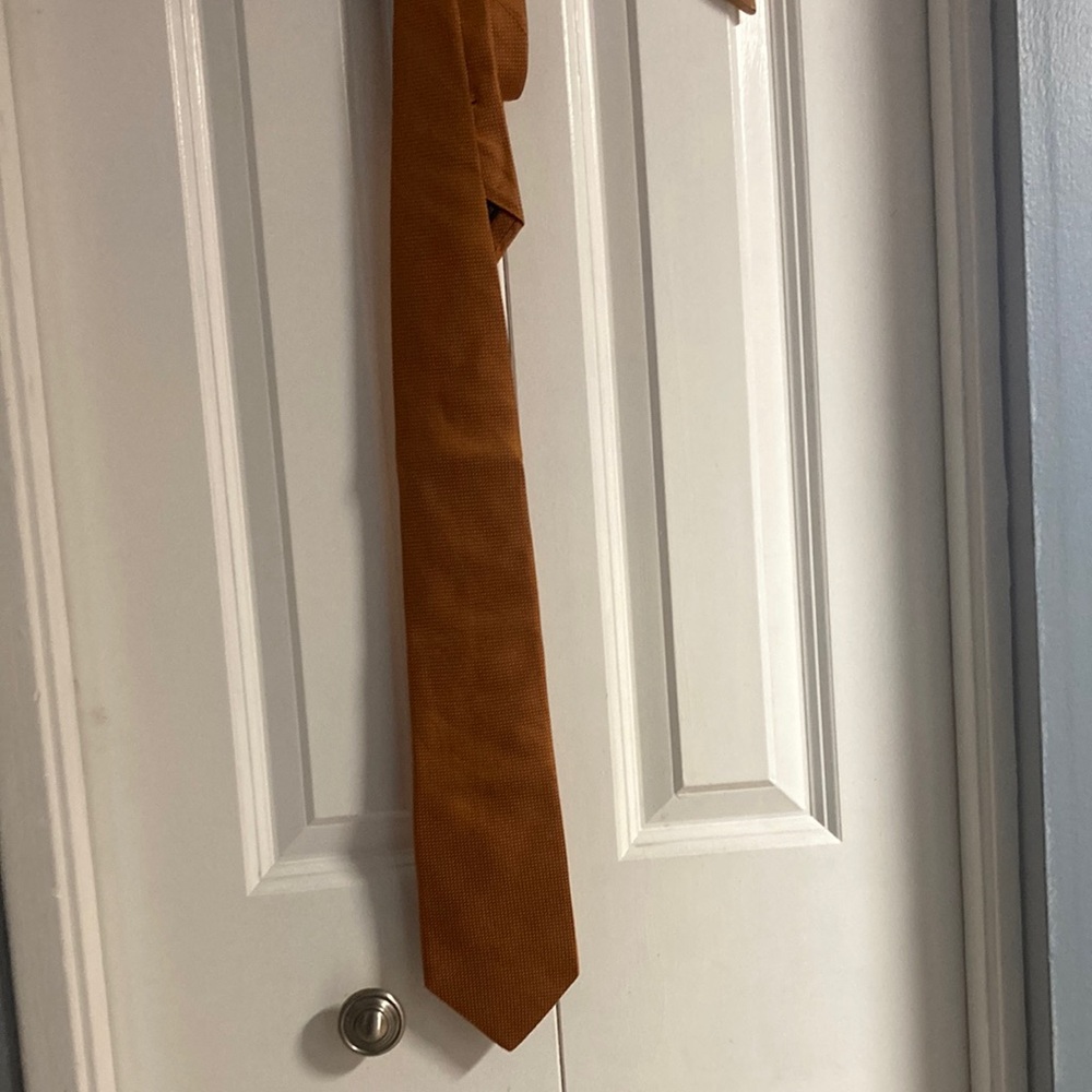 Ike Behar Orange with white dots Tie